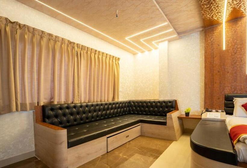 اتاق سوپریور چهار تخته, Seasons Suites   Koramangala