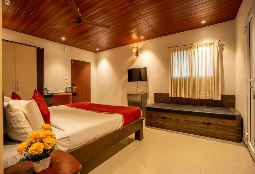 1 Bedroom Penthouse Apartment, Seasons Suites   Koramangala