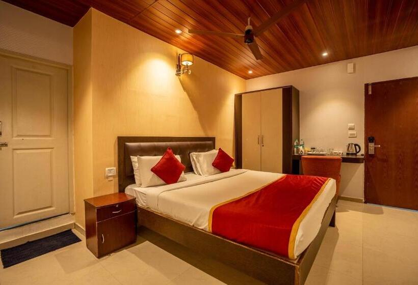 1 Bedroom Penthouse Apartment, Seasons Suites   Koramangala