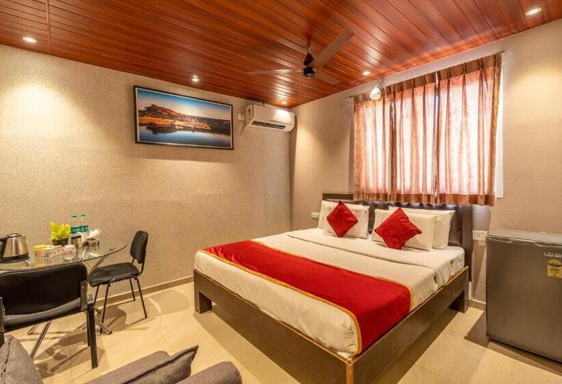 1 Bedroom Penthouse Apartment, Seasons Suites   Koramangala