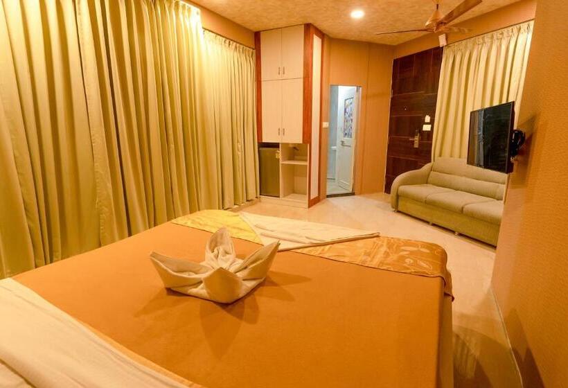 اتاق استاندارد سه نفره, Seasons Suites   Koramangala
