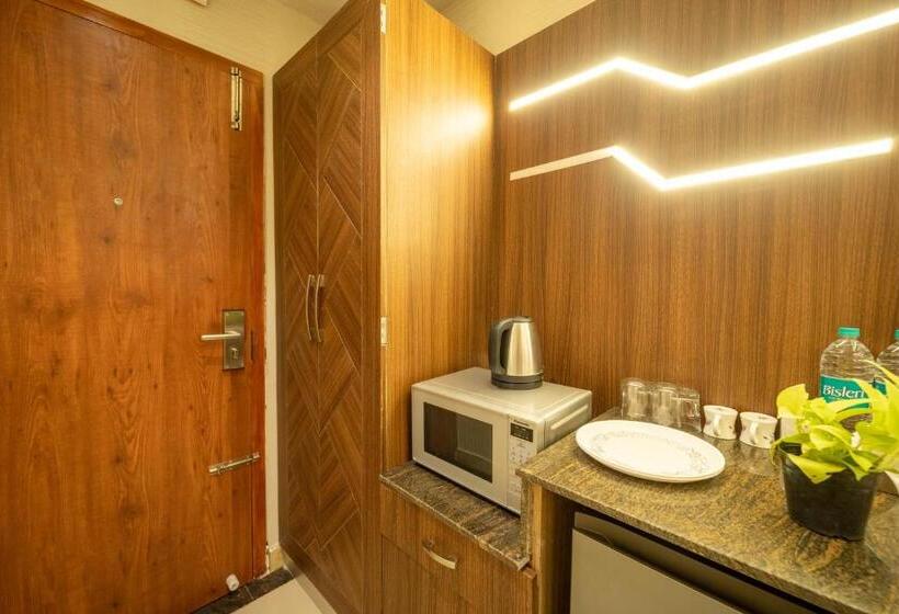 اتاق استاندارد سه نفره, Seasons Suites   Koramangala