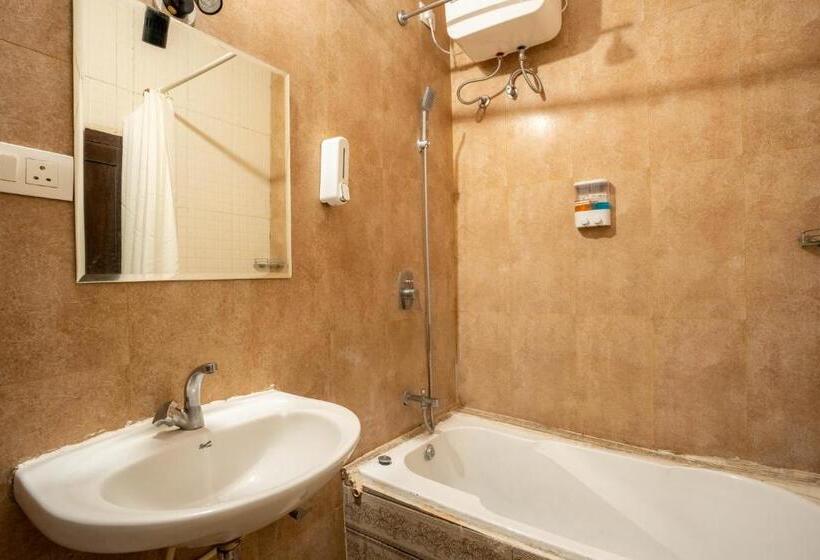 استودیوی استاندارد, Seasons Suites   Koramangala