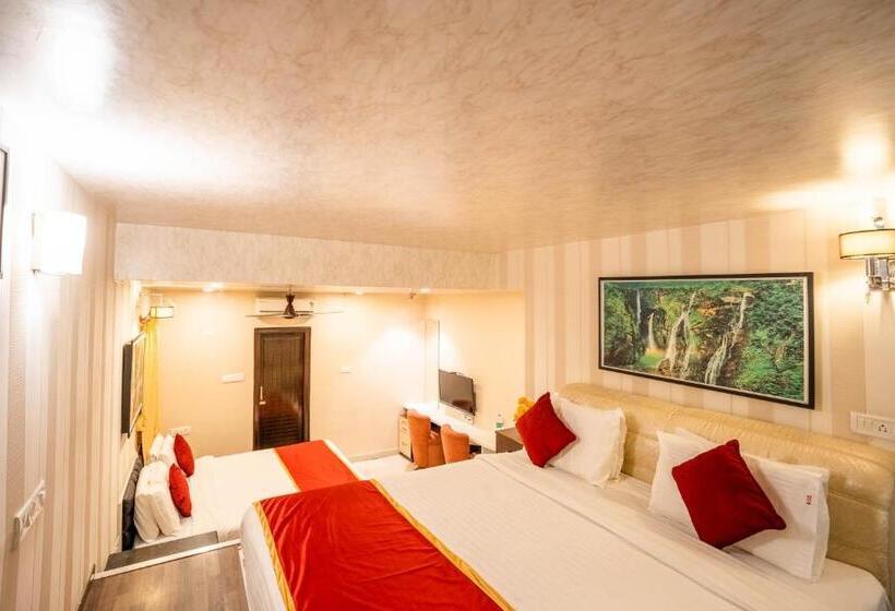 استودیوی استاندارد, Seasons Suites   Koramangala