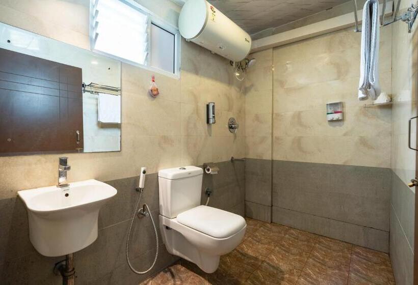 اتاق لوکس سه تخته, Seasons Suites   Koramangala