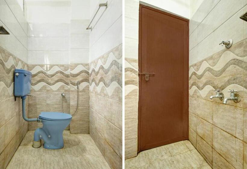 اتاق کلاسیک سه تخته, Spot On Ummis Residency