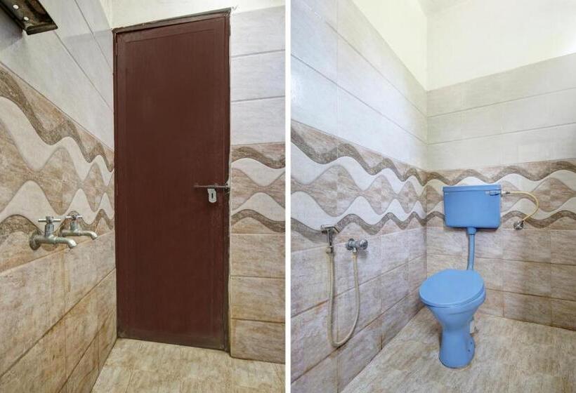 اتاق کلاسیک سه تخته, Spot On Ummis Residency
