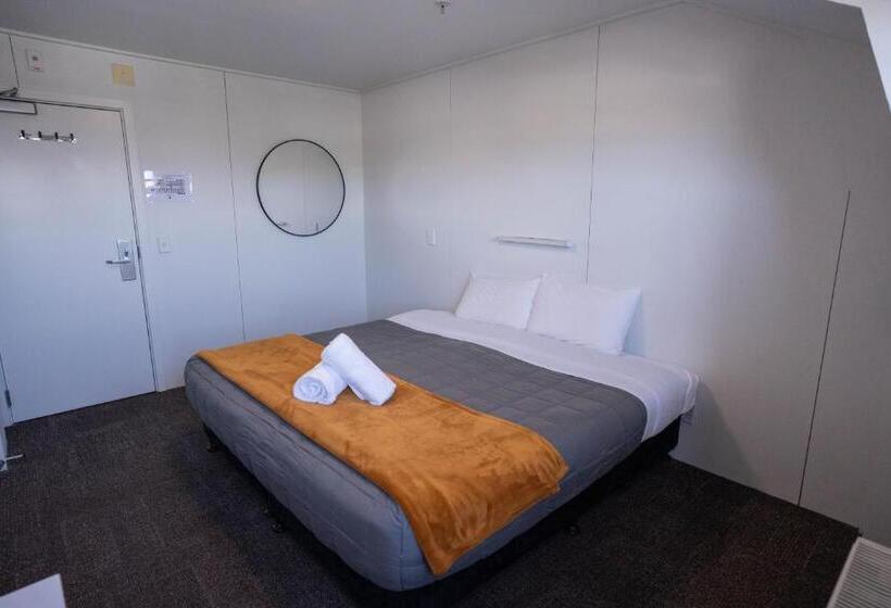 اتاق استاندارد, The Brownston Hostel