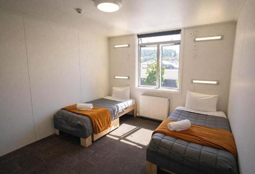 اتاق استاندارد با سرویس بهداشتی مشترک, The Brownston Hostel