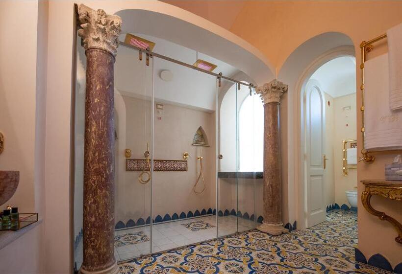 اتاق لوکس با بالکن و چشم‌انداز دریا, Villa Barluzzi