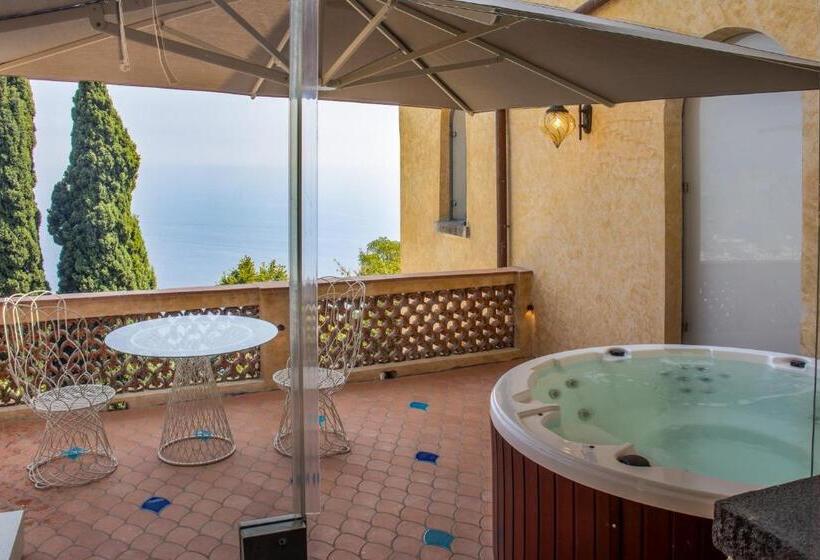 اتاق لوکس با تخت بزرگ, Villa Barluzzi