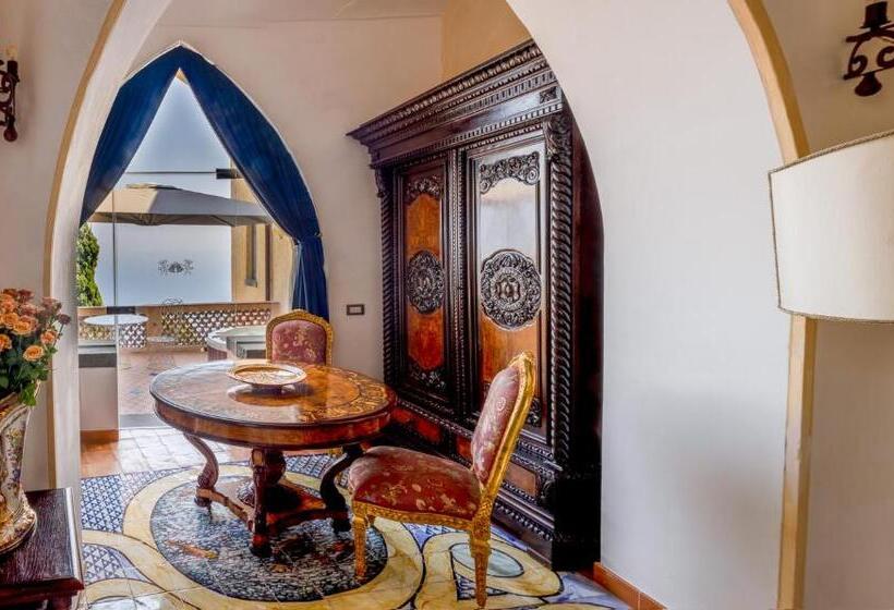 اتاق لوکس با تخت بزرگ, Villa Barluzzi