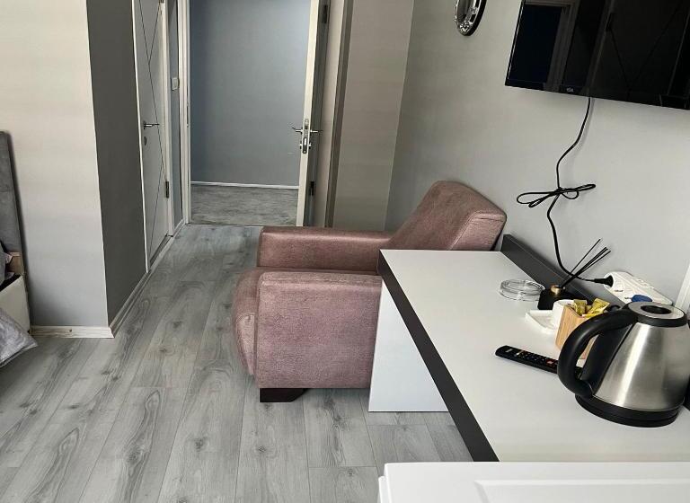 اتاق استاندارد سه نفره, Grand Whi̇te Sui̇t Otel