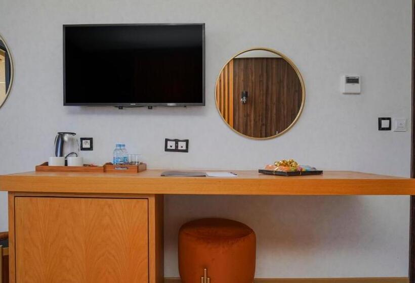 اتاق استاندارد با بالکن, Razane Hôtel