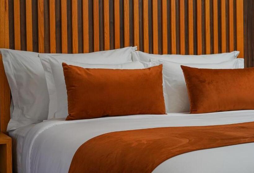 مجموعه ویستا شهر, Razane Hôtel