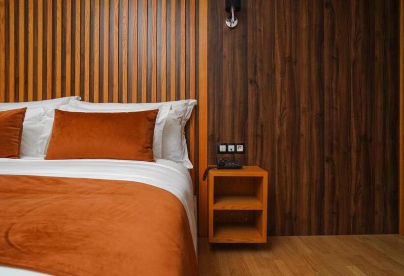 مجموعه ویستا شهر, Razane Hôtel
