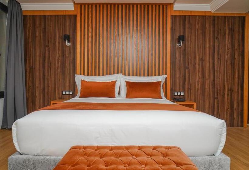 مجموعه ویستا شهر, Razane Hôtel