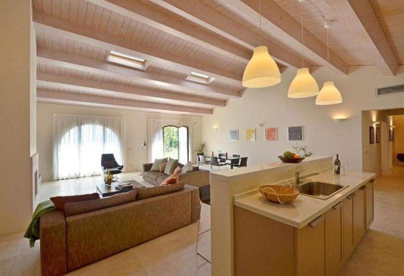 ویلای 3 خوابه, Luxury Resort With Swimming Pool In The Tuscan Countryside, Villas On The Ground Floor With Private