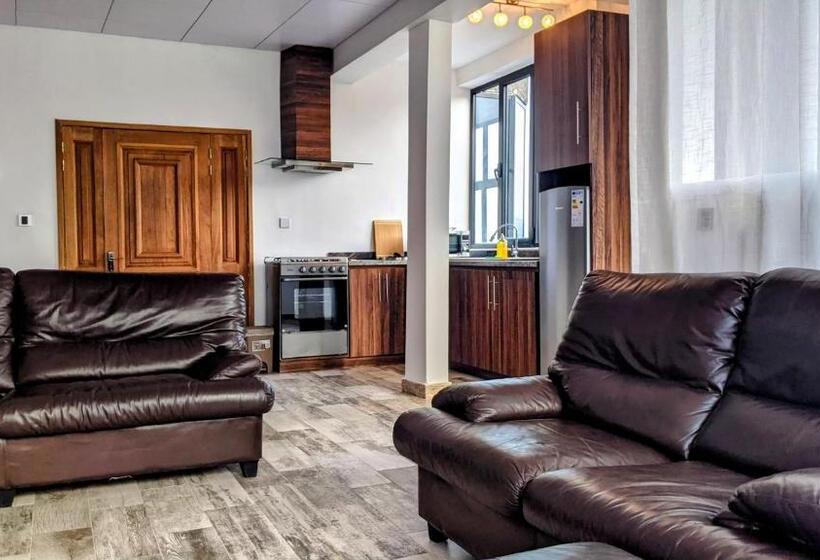 1 Bedroom Penthouse Apartment, Toilcam
