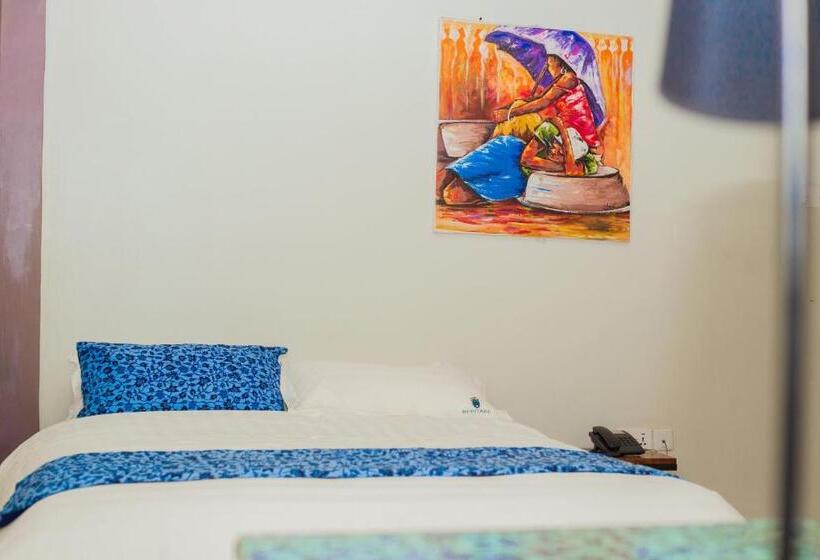 اتاق استاندارد چهار تخته, Heritage Hotels Arua