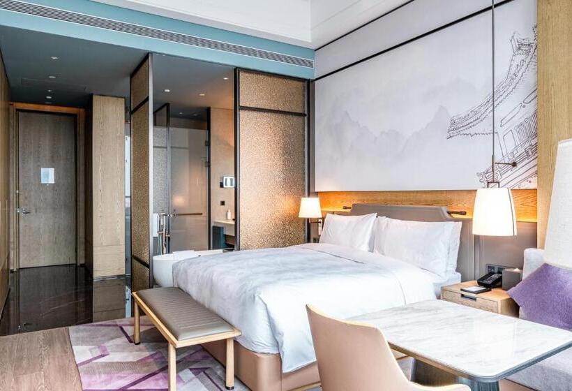 اتاق دلوکس با تخت کینگ و چشم‌انداز شهر, Jw Marriott Hotel Xi An Southwest