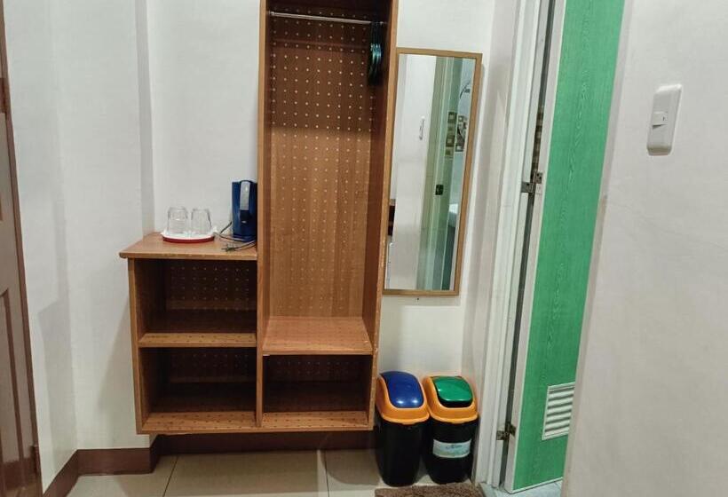 اتاق استاندارد چهار تخته, Marion S Inn 1 Bantayan Powered By Cocotel