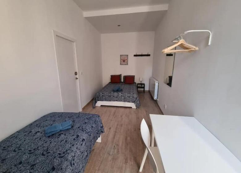 اتاق استاندارد سه تخته با سرویس بهداشتی مشترک, Private Room By El Born