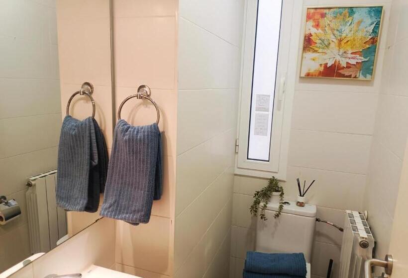 اتاق استاندارد با سرویس بهداشتی مشترک, Private Room By El Born