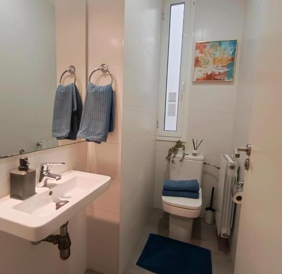 اتاق استاندارد با سرویس بهداشتی مشترک, Private Room By El Born