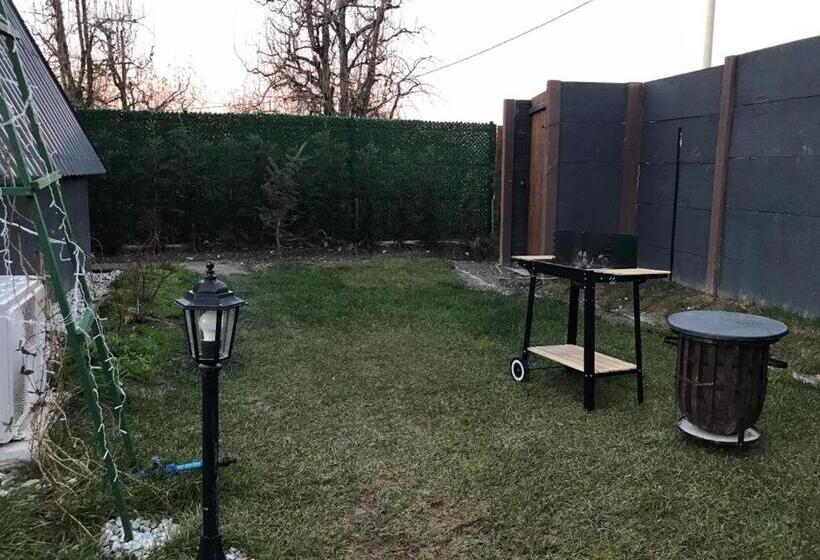 ویلای استاندارد با چشم‌انداز باغ, Teona Kartepe Bungalov