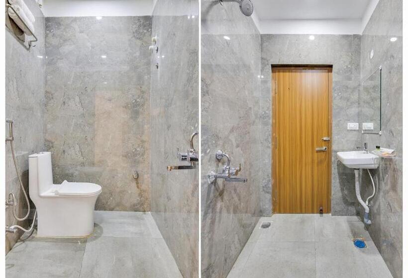 اتاق کلاسیک سه تخته, Collection O Hotel Simhadri Grand