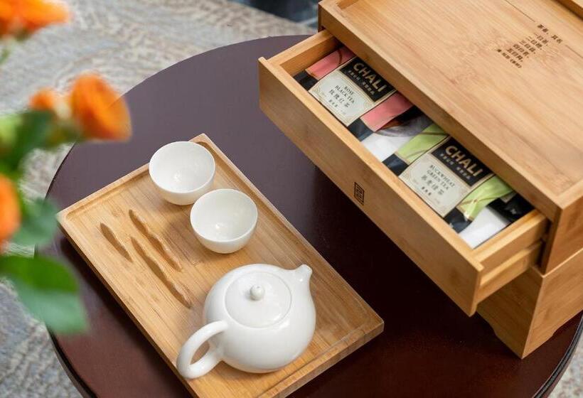 이그제큐티브 룸 킹사이즈 침대, Echeng
