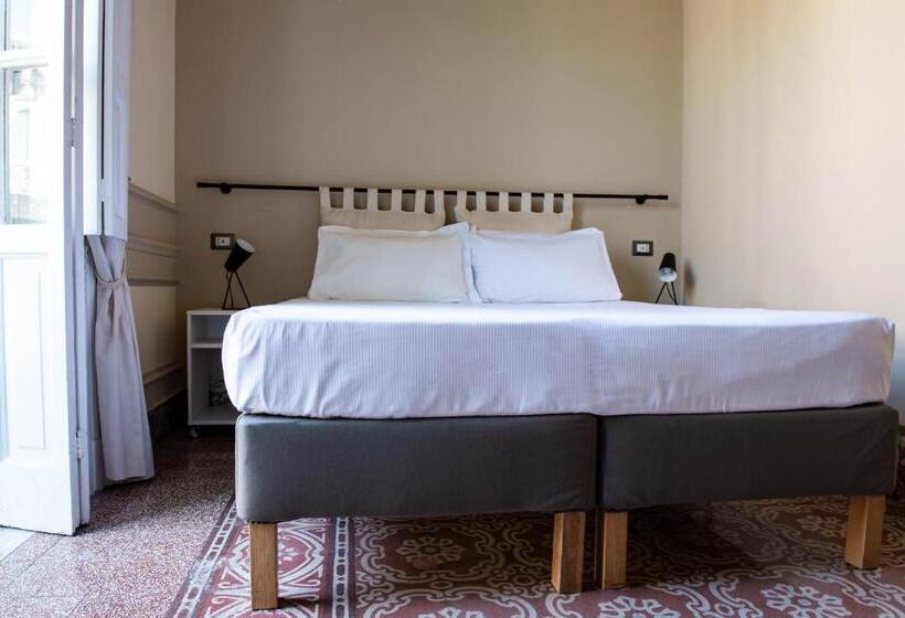 اتاق لوکس با بالکن, Epoque Bed And Breakfast