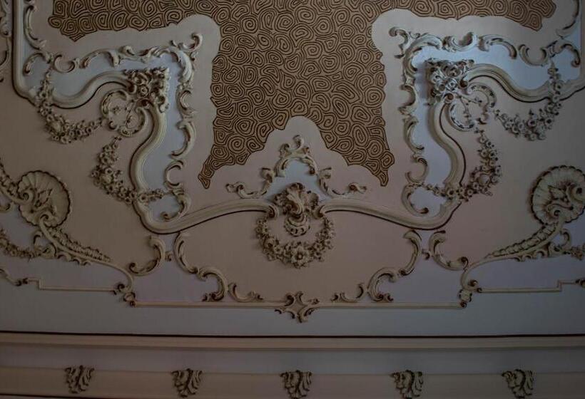 اتاق لوکس با بالکن, Epoque Bed And Breakfast