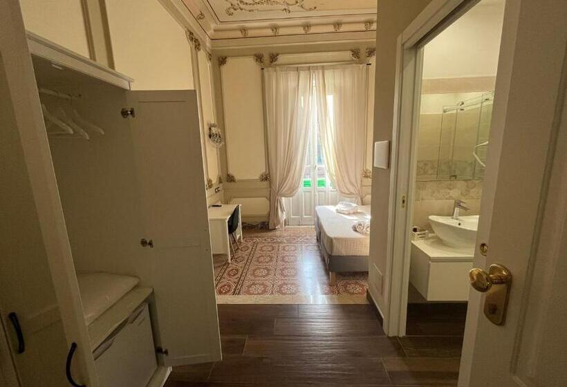 اتاق لوکس با بالکن, Epoque Bed And Breakfast