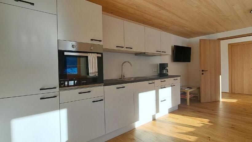 آپارتمان 1 خوابه همکف, Ferienwohnung Bergtraum