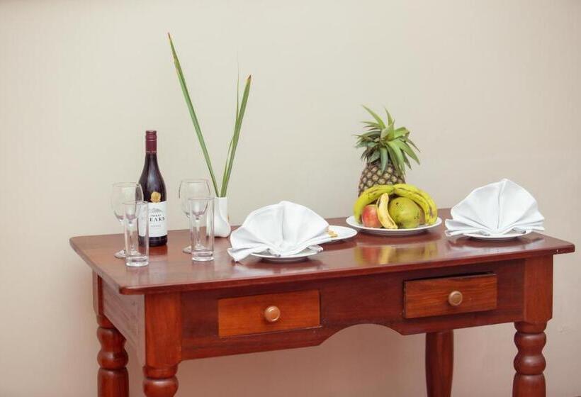 اتاق لوکس یک تخته, Mandarin Resort Zanzibar