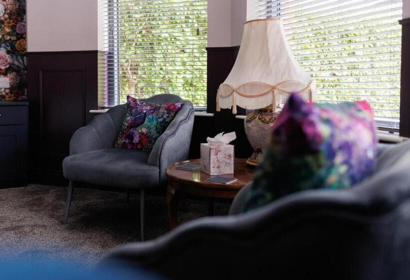 اتاق لوکس, Boutique Stays At 78
