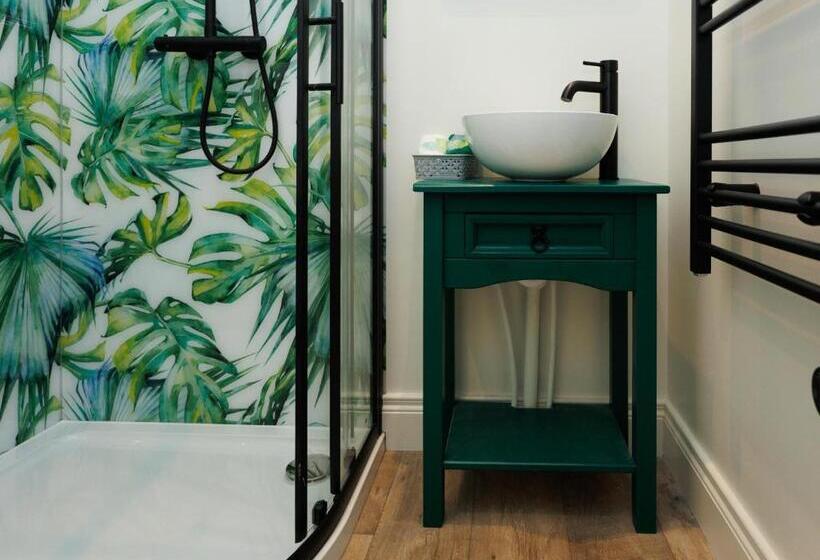 اتاق لوکس, Boutique Stays At 78