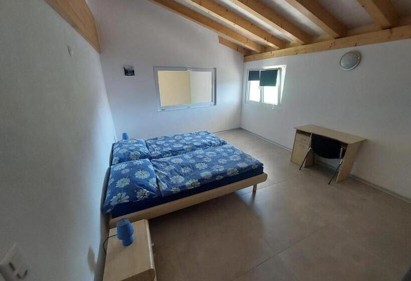 带共用浴室的标准房间, Chambres De La Tuilerie