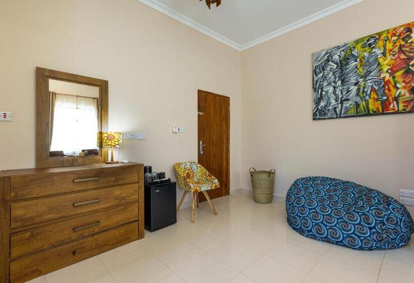 اتاق لوکس با تخت بزرگ, Shivo Guest House