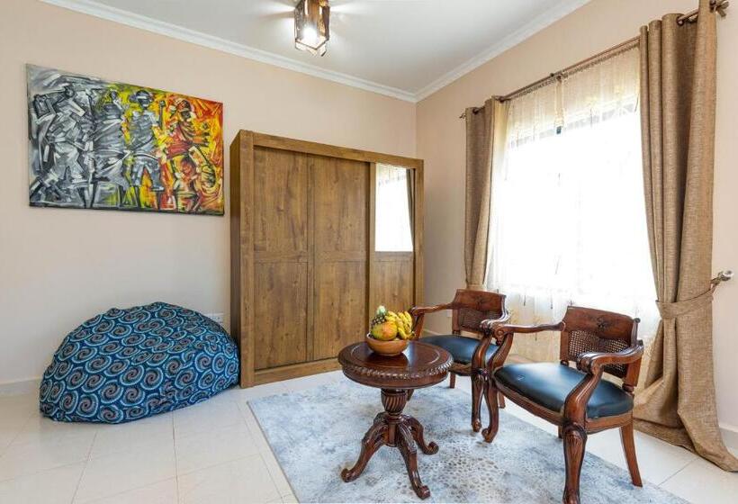 اتاق لوکس با تخت بزرگ, Shivo Guest House