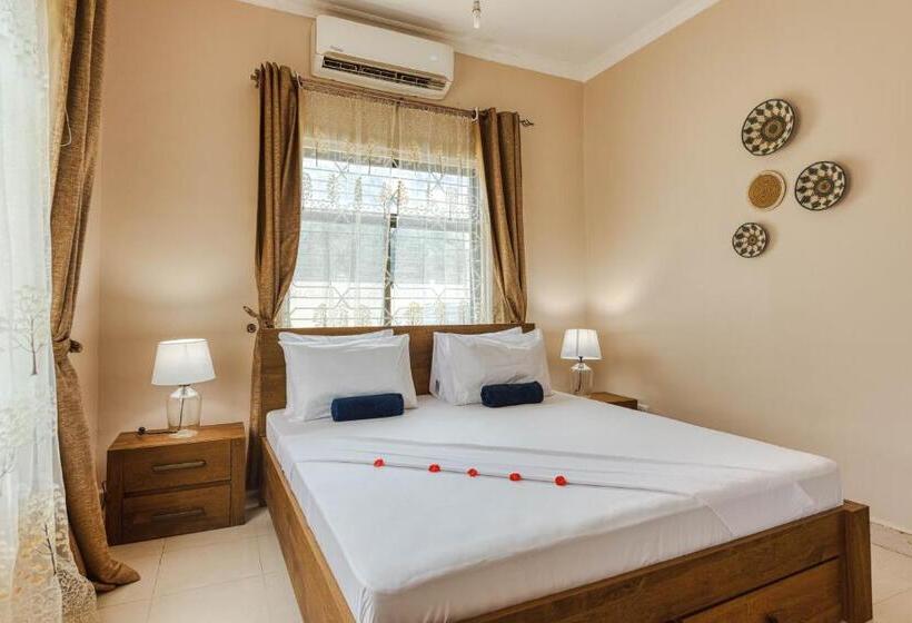 اتاق لوکس با تخت بزرگ, Shivo Guest House
