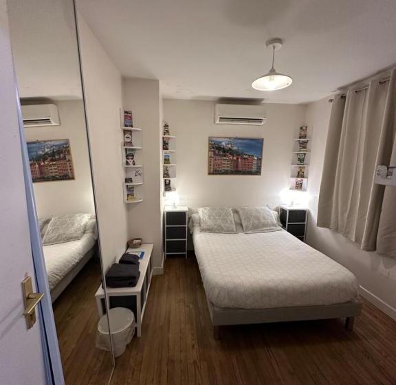 اتاق استاندارد با سرویس بهداشتی مشترک, Villa Des Palmiers, Chambre N°1, Lit Double