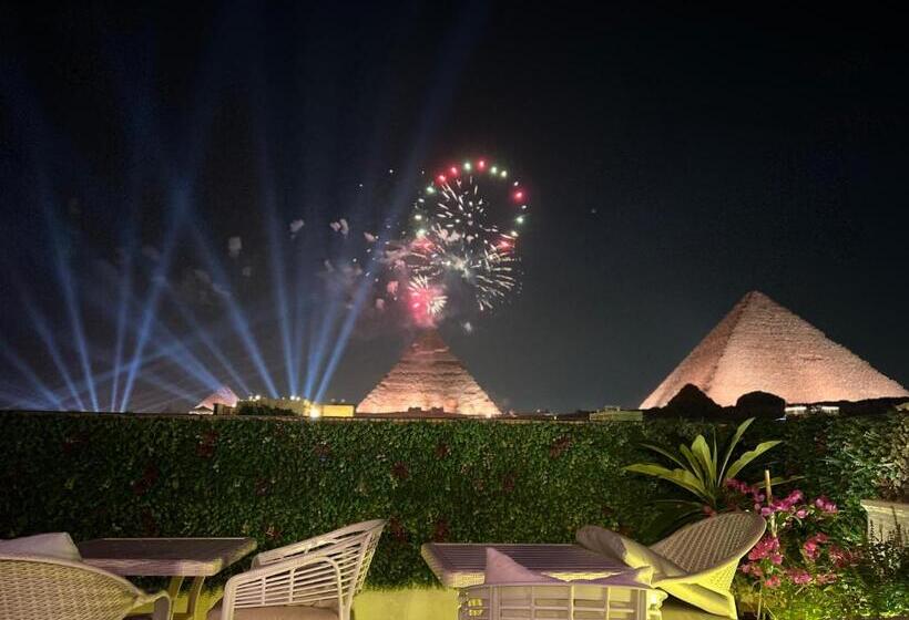 سوئیت با بالکن, Pyramids Top Guest House Suite