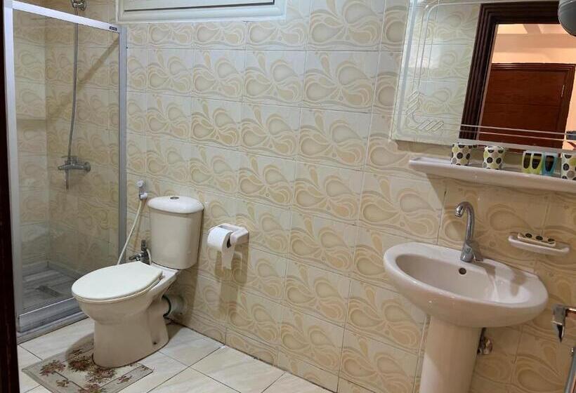 سوئیت با بالکن, Pyramids Top Guest House Suite