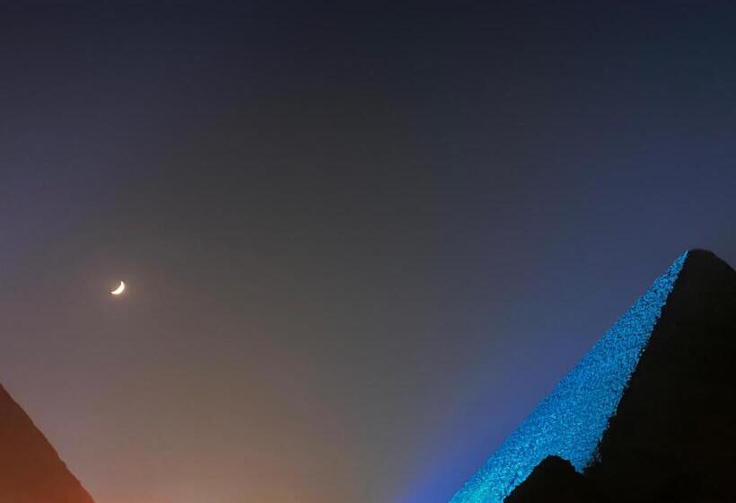 سوئیت با بالکن, Pyramids Top Guest House Suite