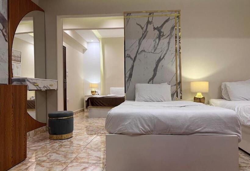 سوئیت با بالکن, Pyramids Top Guest House Suite