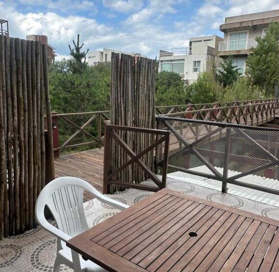 استودیوی استاندارد, Apart Costa Esmeralda