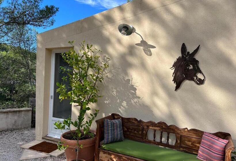اتاق استاندارد با تخت بزرگ, B&b Les Têtes De Mules   Adults Only